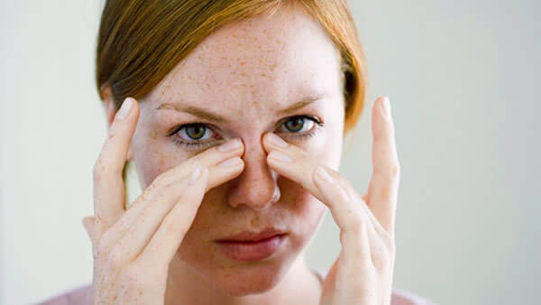 Дискомфорт в носу, головная боль, сопли - симптомы гайморита