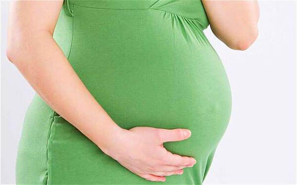 Прозрачные выделения могут быть у беременной перед родами