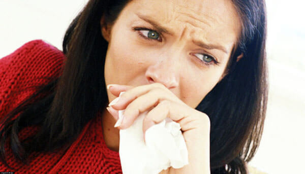 Причиной заложенности носа может стать вирусная инфекция